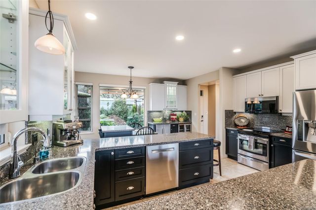 Kitchen at 3554 Goodrich Road, Fairwinds, Parksville/Qualicum Kitchen at 3554 Goodrich Road, Fairwinds, Parksville/Qualicum