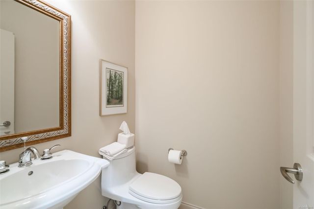 Bathroom at 3554 Goodrich Road, Fairwinds, Parksville/Qualicum Bathroom at 3554 Goodrich Road, Fairwinds, Parksville/Qualicum