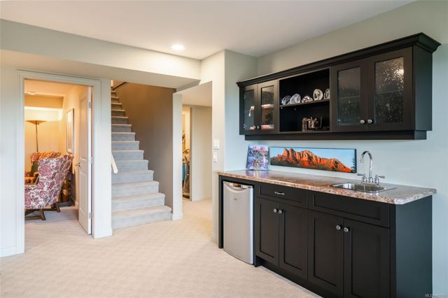 Bar Area/Stairs at 3554 Goodrich Road, Fairwinds, Parksville/Qualicum Bar Area/Stairs at 3554 Goodrich Road, Fairwinds, Parksville/Qualicum