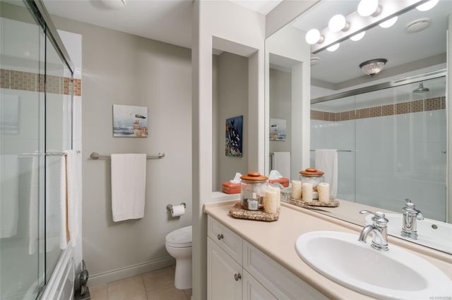 Bathroom at 3554 Goodrich Road, Fairwinds, Parksville/Qualicum Bathroom at 3554 Goodrich Road, Fairwinds, Parksville/Qualicum