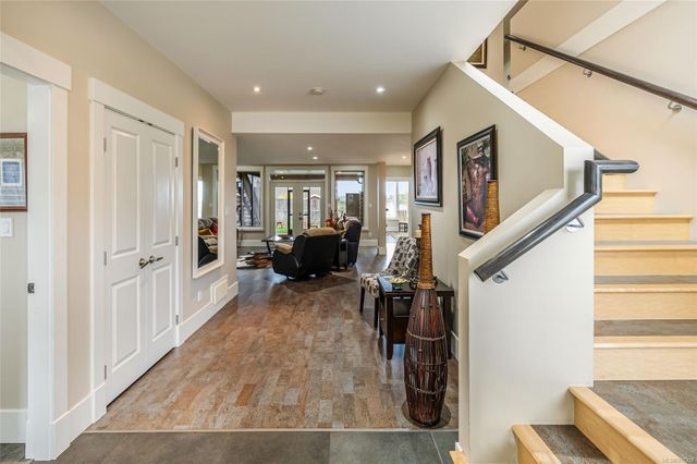 Stairway at 997 Dickinson Way, French Creek, Parksville/Qualicum