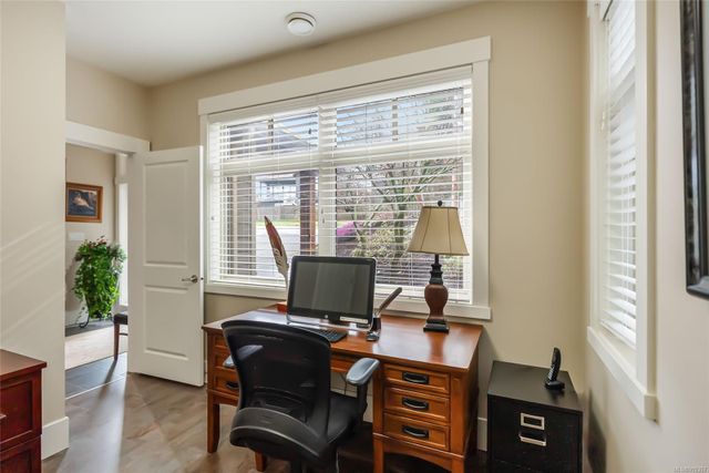 Office at 997 Dickinson Way, French Creek, Parksville/Qualicum