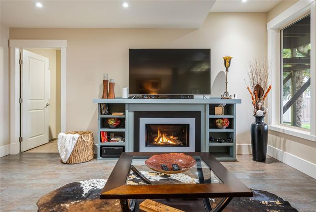 Living Area/Fireplace at 997 Dickinson Way, French Creek, Parksville/Qualicum