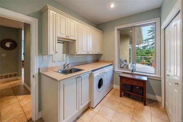Laundry Room at 3595 Elginwood Place, Fairwinds, Parksville/Qualicum