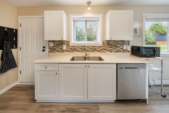 mcbride-pl-720-15 at 720 Mcbride Place, University District, Nanaimo