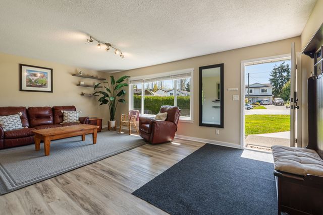 mcbride-pl-720-april-18-19 at 720 Mcbride Place, University District, Nanaimo