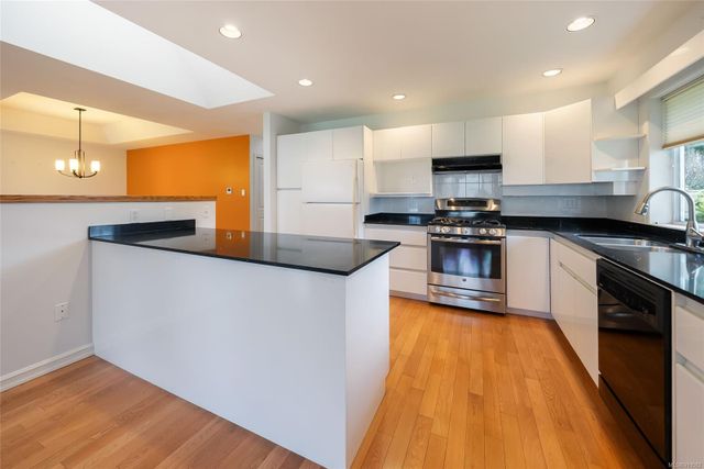 Kitchen Bench View at 21 - 529 Johnstone Road, French Creek, Parksville/Qualicum