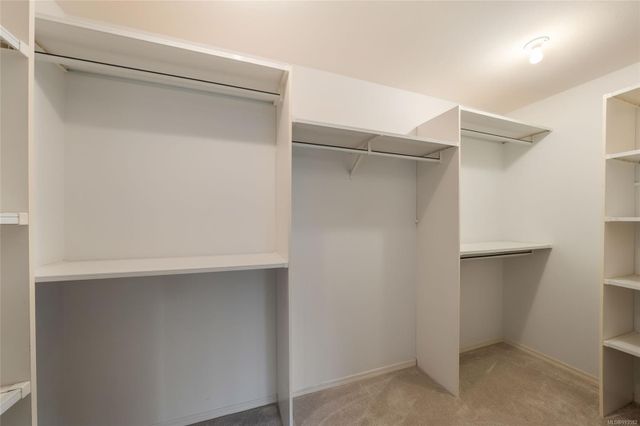 Walk in Wardrobe at 21 - 529 Johnstone Road, French Creek, Parksville/Qualicum Walk in Wardrobe at 21 - 529 Johnstone Road, French Creek, Parksville/Qualicum