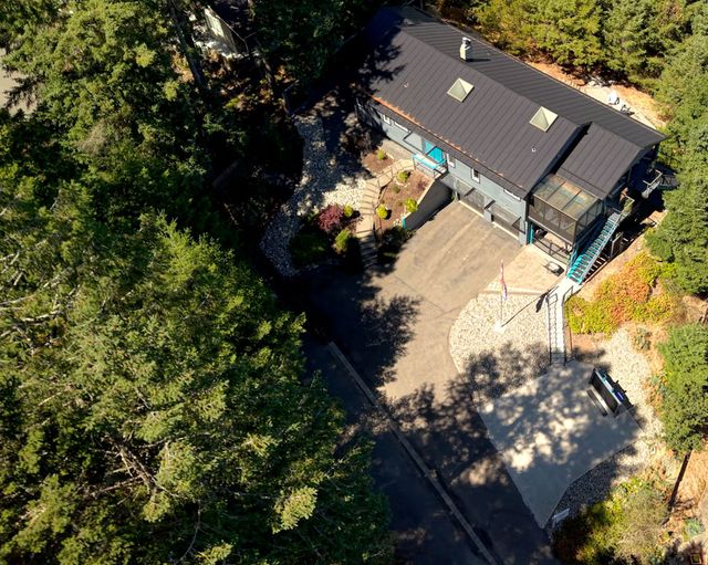 mate-driveway-1 at 2311 Mate Place, Nanoose, Parksville/Qualicum