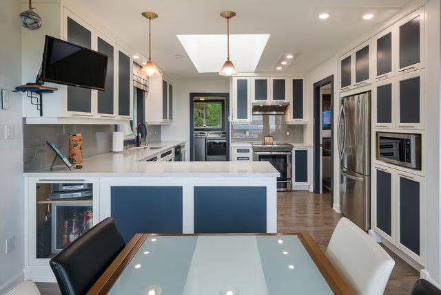 Kitchen and Eating Area at 2311 Mate Place, Nanoose, Parksville/Qualicum Kitchen and Eating Area at 2311 Mate Place, Nanoose, Parksville/Qualicum
