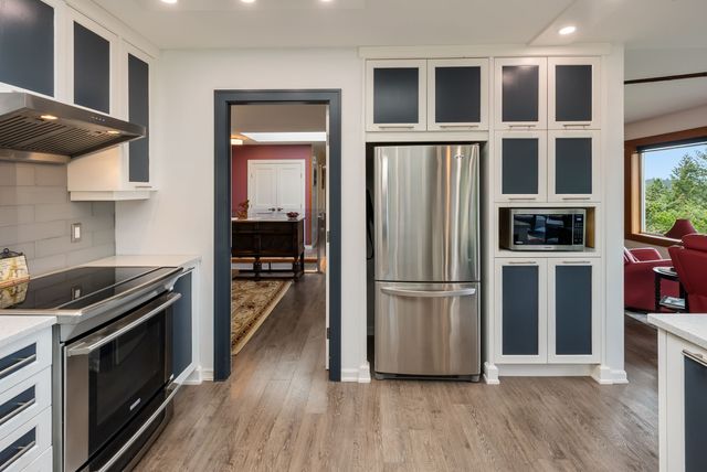 Stove View at 2311 Mate Place, Nanoose, Parksville/Qualicum