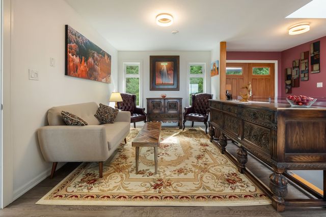 Sitting Area at 2311 Mate Place, Nanoose, Parksville/Qualicum Sitting Area at 2311 Mate Place, Nanoose, Parksville/Qualicum