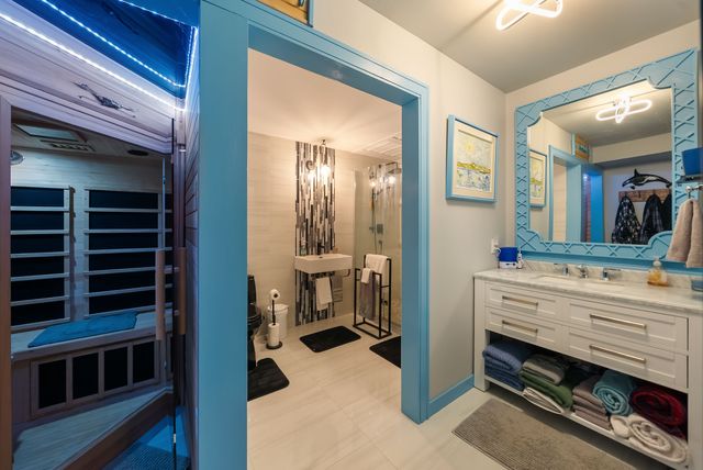 Ensuite Bath and Sauna at 2311 Mate Place, Nanoose, Parksville/Qualicum