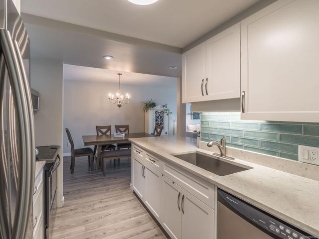 Kitchen at 404 - 3555 Outrigger Road, Nanoose, Parksville/Qualicum Kitchen at 404 - 3555 Outrigger Road, Nanoose, Parksville/Qualicum