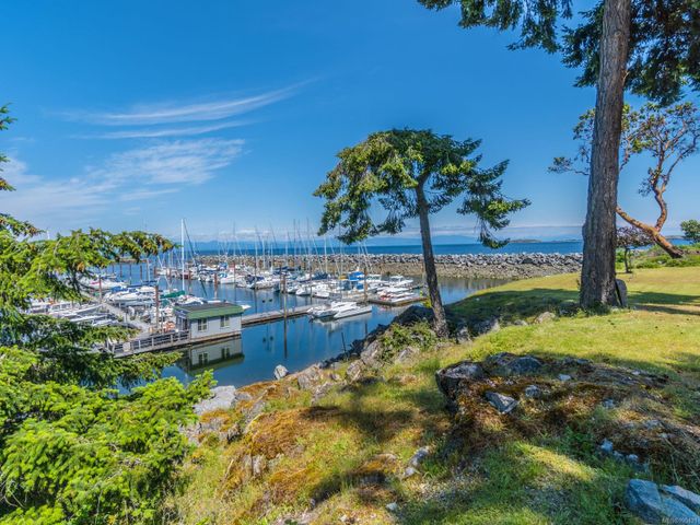 Coastline at 404 - 3555 Outrigger Road, Nanoose, Parksville/Qualicum Coastline at 404 - 3555 Outrigger Road, Nanoose, Parksville/Qualicum