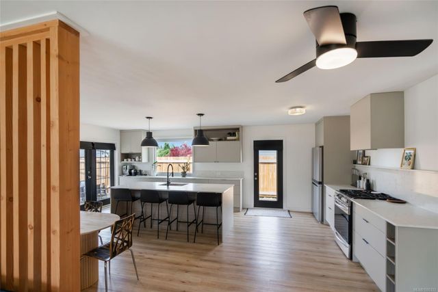Kitchen at 747 Camas Way, Parksville, Parksville/Qualicum