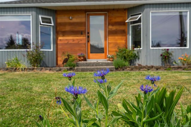 Entrance Exterior at 747 Camas Way, Parksville, Parksville/Qualicum