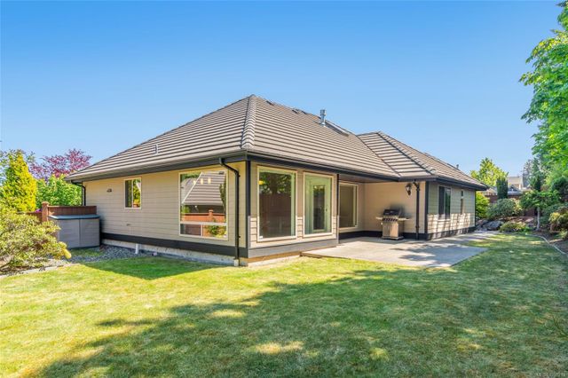 Garden Area at 978 Cantebury Place, Qualicum Beach, Parksville/Qualicum