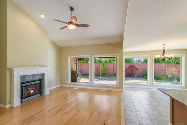 Living Area at 978 Cantebury Place, Qualicum Beach, Parksville/Qualicum