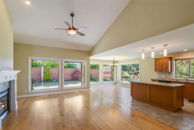 Living Room and Kitchen at 978 Cantebury Place, Qualicum Beach, Parksville/Qualicum