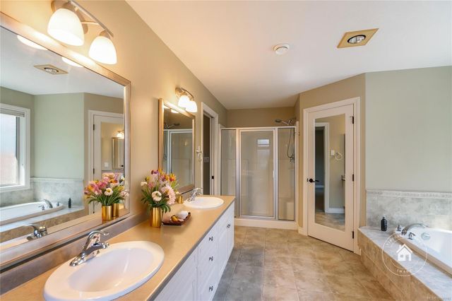 Bathroom at 978 Cantebury Place, Qualicum Beach, Parksville/Qualicum