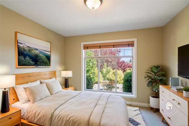 Bedroom at 978 Cantebury Place, Qualicum Beach, Parksville/Qualicum