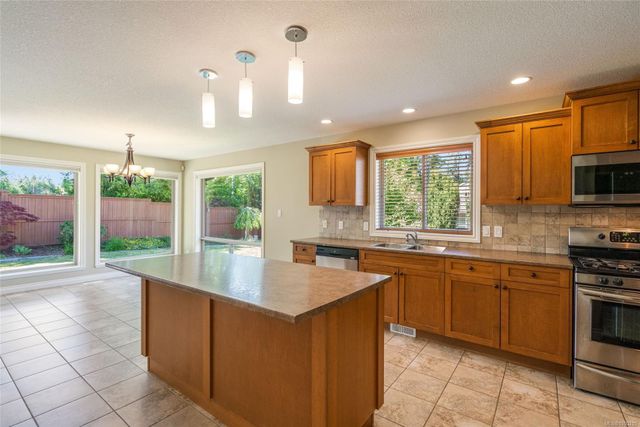 Kitchen Area at 978 Cantebury Place, Qualicum Beach, Parksville/Qualicum