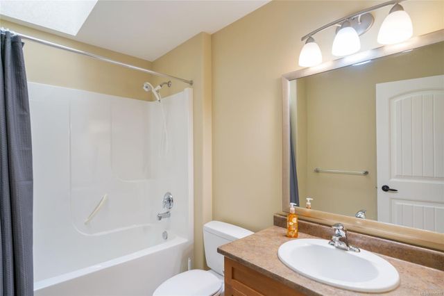 Bathroom at 978 Cantebury Place, Qualicum Beach, Parksville/Qualicum