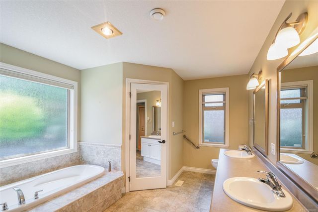 Bathroom at 978 Cantebury Place, Qualicum Beach, Parksville/Qualicum