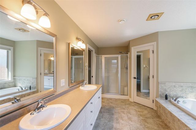 Bathroom at 978 Cantebury Place, Qualicum Beach, Parksville/Qualicum