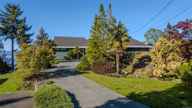 Driveway at 1555 Seacrest Road, Nanoose, Parksville/Qualicum Driveway at 1555 Seacrest Road, Nanoose, Parksville/Qualicum