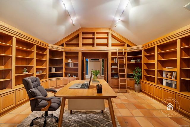 Office Area at 1555 Seacrest Road, Nanoose, Parksville/Qualicum Office Area at 1555 Seacrest Road, Nanoose, Parksville/Qualicum