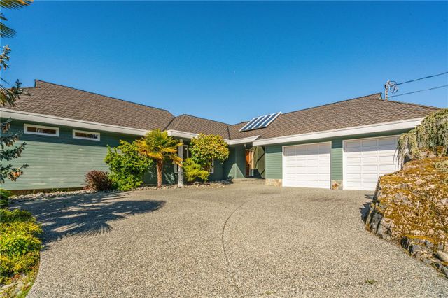 Garage View at 1555 Seacrest Road, Nanoose, Parksville/Qualicum Garage View at 1555 Seacrest Road, Nanoose, Parksville/Qualicum