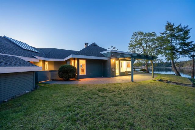 Twilight Exterior at 1555 Seacrest Road, Nanoose, Parksville/Qualicum Twilight Exterior at 1555 Seacrest Road, Nanoose, Parksville/Qualicum