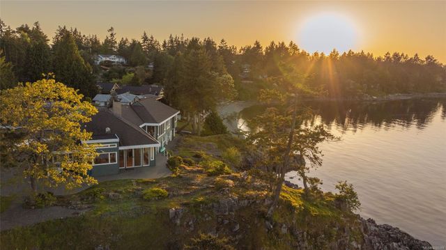 Sunset Oceanfront at 1555 Seacrest Road, Nanoose, Parksville/Qualicum Sunset Oceanfront at 1555 Seacrest Road, Nanoose, Parksville/Qualicum