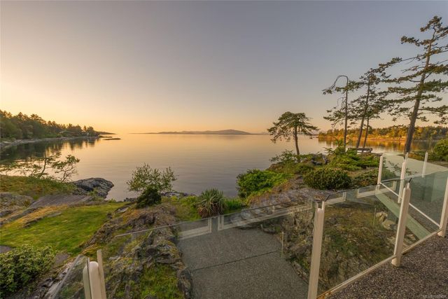Twilight Ocean Views at 1555 Seacrest Road, Nanoose, Parksville/Qualicum Twilight Ocean Views at 1555 Seacrest Road, Nanoose, Parksville/Qualicum