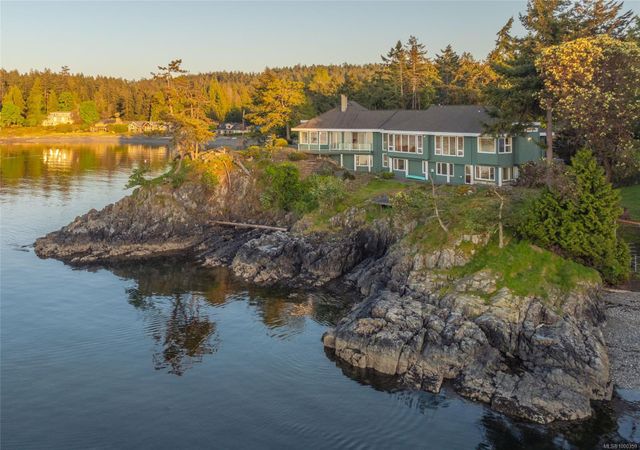 Nestled on the Point at 1555 Seacrest Road, Nanoose, Parksville/Qualicum Nestled on the Point at 1555 Seacrest Road, Nanoose, Parksville/Qualicum