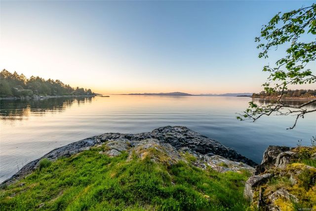 Oceanfront at 1555 Seacrest Road, Nanoose, Parksville/Qualicum Oceanfront at 1555 Seacrest Road, Nanoose, Parksville/Qualicum