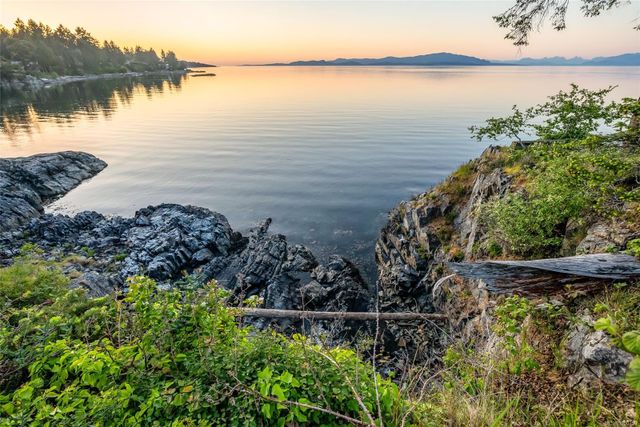 Oceanfront at 1555 Seacrest Road, Nanoose, Parksville/Qualicum Oceanfront at 1555 Seacrest Road, Nanoose, Parksville/Qualicum