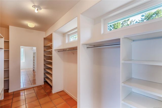 Walk in Closet at 1555 Seacrest Road, Nanoose, Parksville/Qualicum Walk in Closet at 1555 Seacrest Road, Nanoose, Parksville/Qualicum