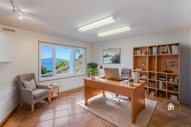 Bedroom/Office at 1555 Seacrest Road, Nanoose, Parksville/Qualicum Bedroom/Office at 1555 Seacrest Road, Nanoose, Parksville/Qualicum