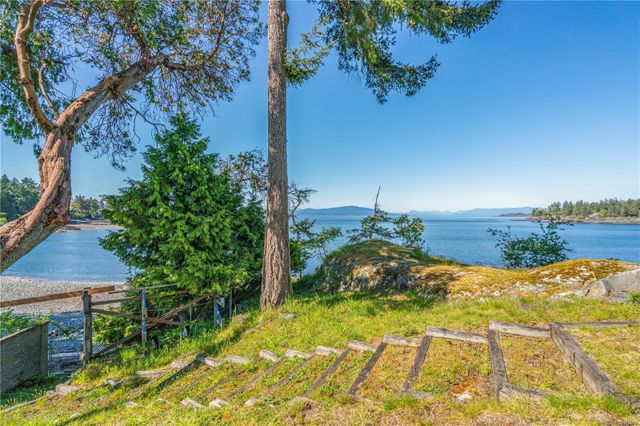 Stairway in Garden at 1555 Seacrest Road, Nanoose, Parksville/Qualicum Stairway in Garden at 1555 Seacrest Road, Nanoose, Parksville/Qualicum