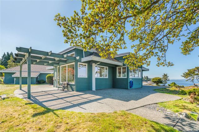 Sunny Patio at 1555 Seacrest Road, Nanoose, Parksville/Qualicum Sunny Patio at 1555 Seacrest Road, Nanoose, Parksville/Qualicum
