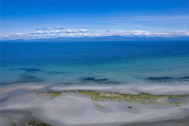 Qualicum Beach Aerial View at 476 Dogleg Close, Qualicum Beach, Parksville/Qualicum