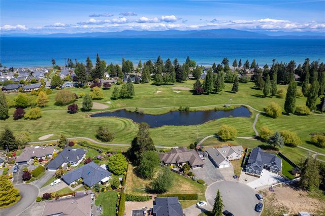 Amazing Qualicum Beach Opportunity at 476 Dogleg Close, Qualicum Beach, Parksville/Qualicum