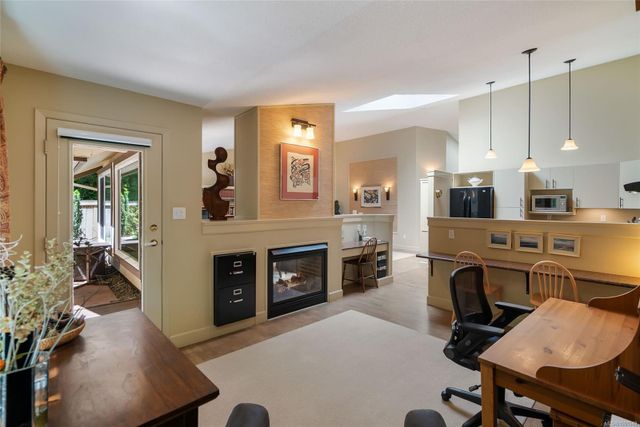 885-berwick-qualicum-beach-parksvillequalicum-08 at 18 - 885 S Berwick Road, Qualicum Beach, Parksville/Qualicum