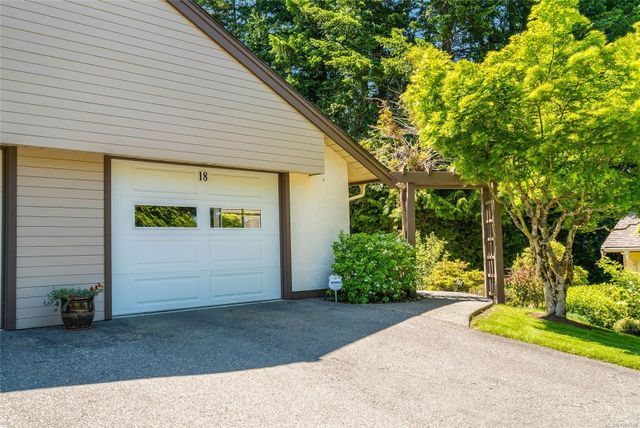 885-berwick-qualicum-beach-parksvillequalicum-16 at 18 - 885 S Berwick Road, Qualicum Beach, Parksville/Qualicum