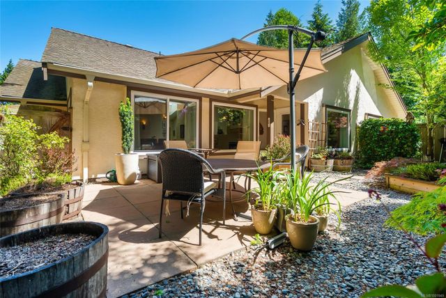 885-berwick-qualicum-beach-parksvillequalicum-17 at 18 - 885 S Berwick Road, Qualicum Beach, Parksville/Qualicum