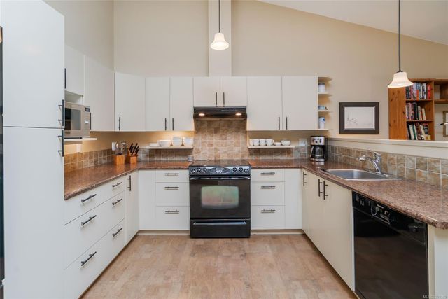 885-berwick-qualicum-beach-parksvillequalicum-30 at 18 - 885 S Berwick Road, Qualicum Beach, Parksville/Qualicum