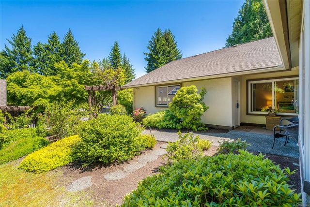 885-berwick-qualicum-beach-parksvillequalicum-56 at 18 - 885 S Berwick Road, Qualicum Beach, Parksville/Qualicum